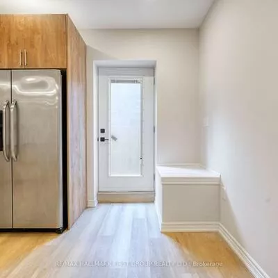 136, Milby, Bradford, Bradford West Gwillimbury