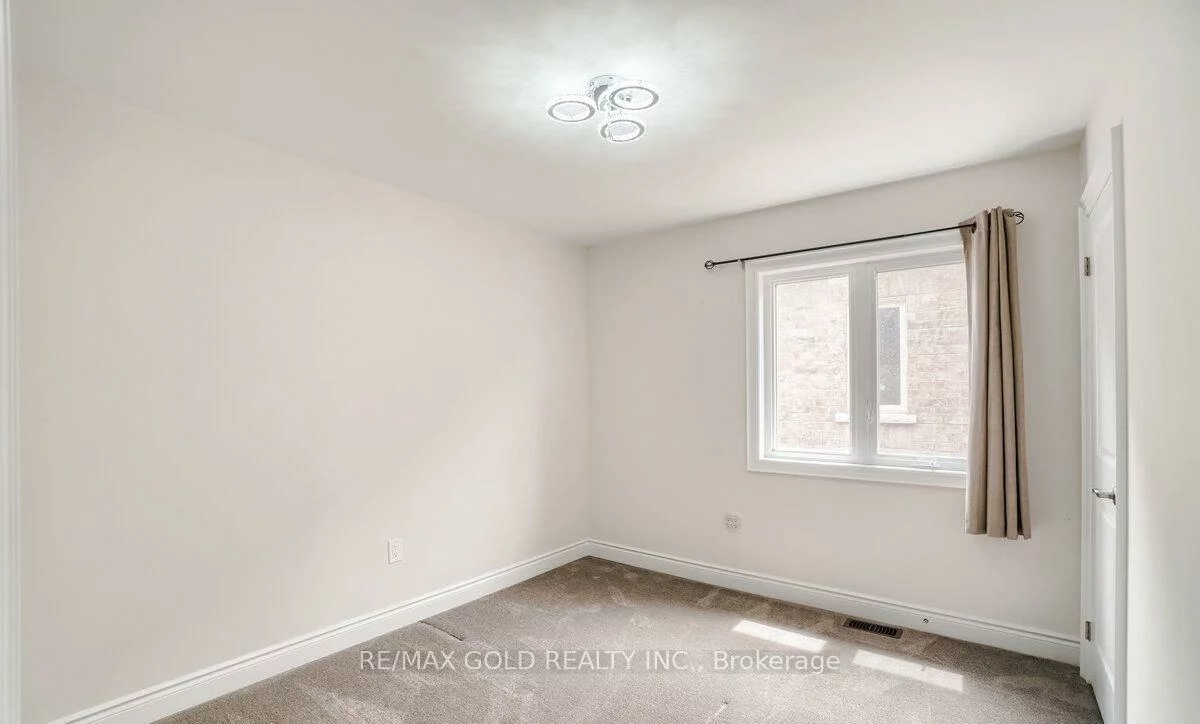 174, Sutherland, Bradford, Bradford West Gwillimbury