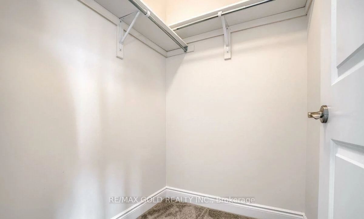 174, Sutherland, Bradford, Bradford West Gwillimbury