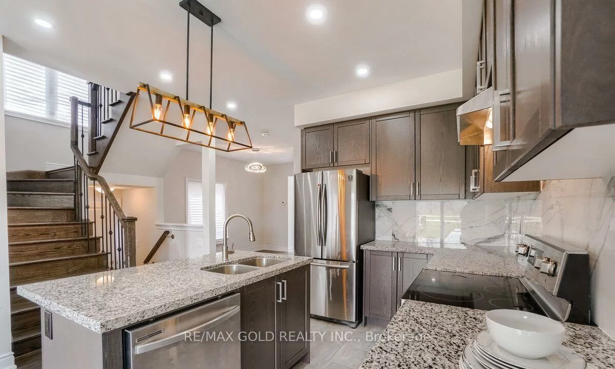 174, Sutherland, Bradford, Bradford West Gwillimbury