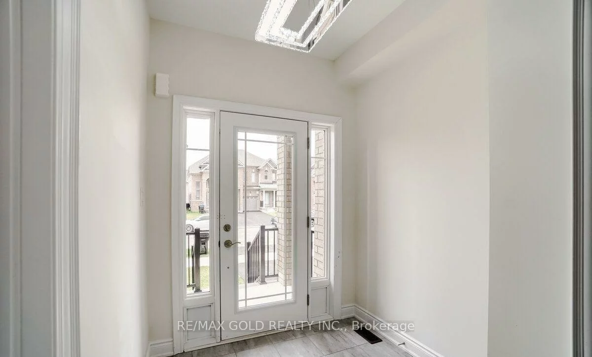 174, Sutherland, Bradford, Bradford West Gwillimbury