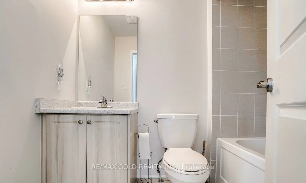 174, Sutherland, Bradford, Bradford West Gwillimbury