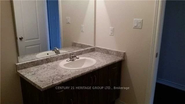 63, Tyndall, Bradford, Bradford West Gwillimbury