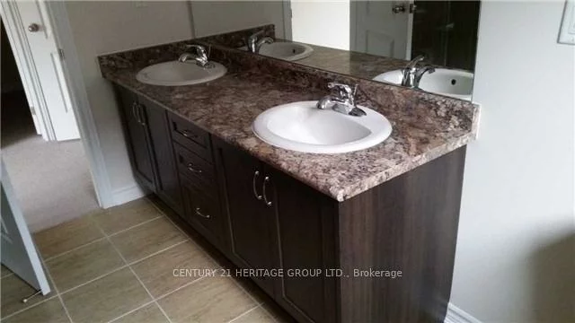 63, Tyndall, Bradford, Bradford West Gwillimbury