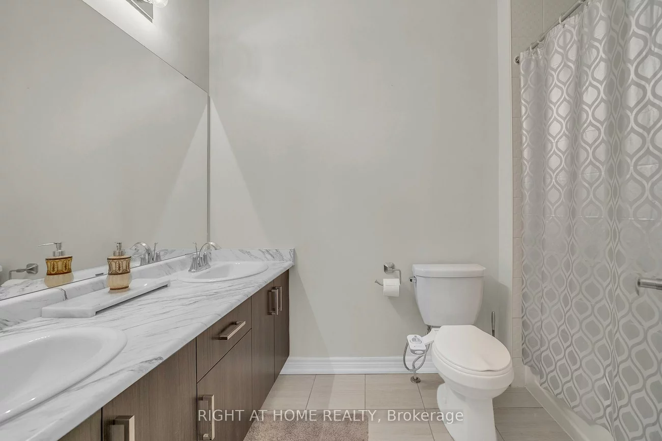 126, Blackwell, Bradford, Bradford West Gwillimbury