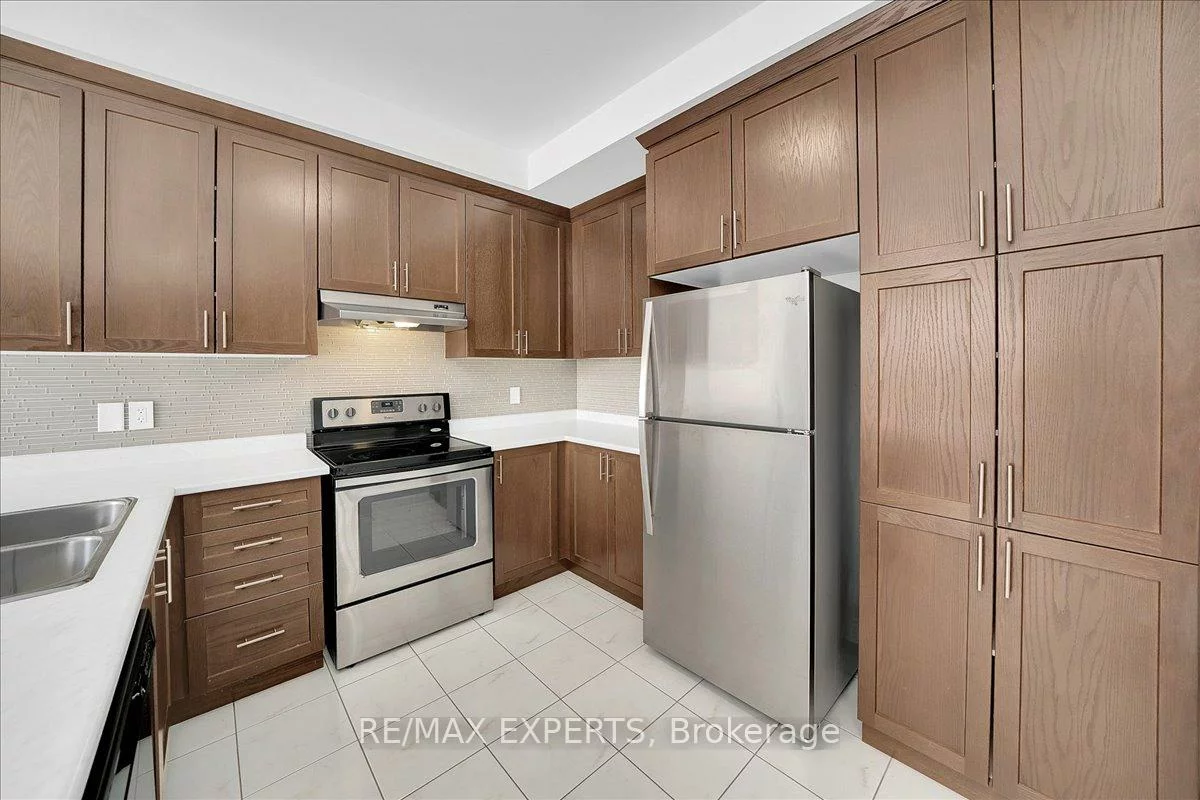 17, Fortis, Bradford, Bradford West Gwillimbury