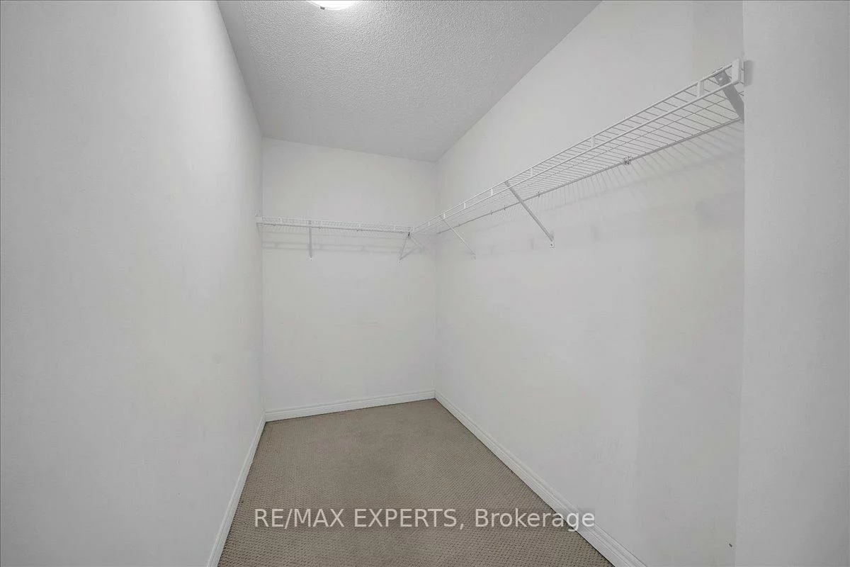 17, Fortis, Bradford, Bradford West Gwillimbury