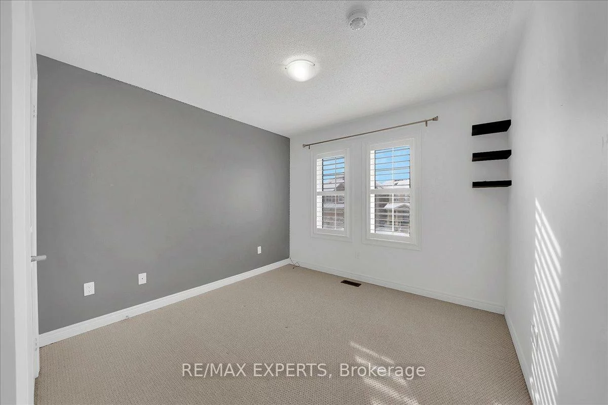 17, Fortis, Bradford, Bradford West Gwillimbury