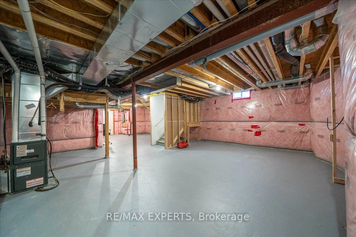 17, Fortis, Bradford, Bradford West Gwillimbury