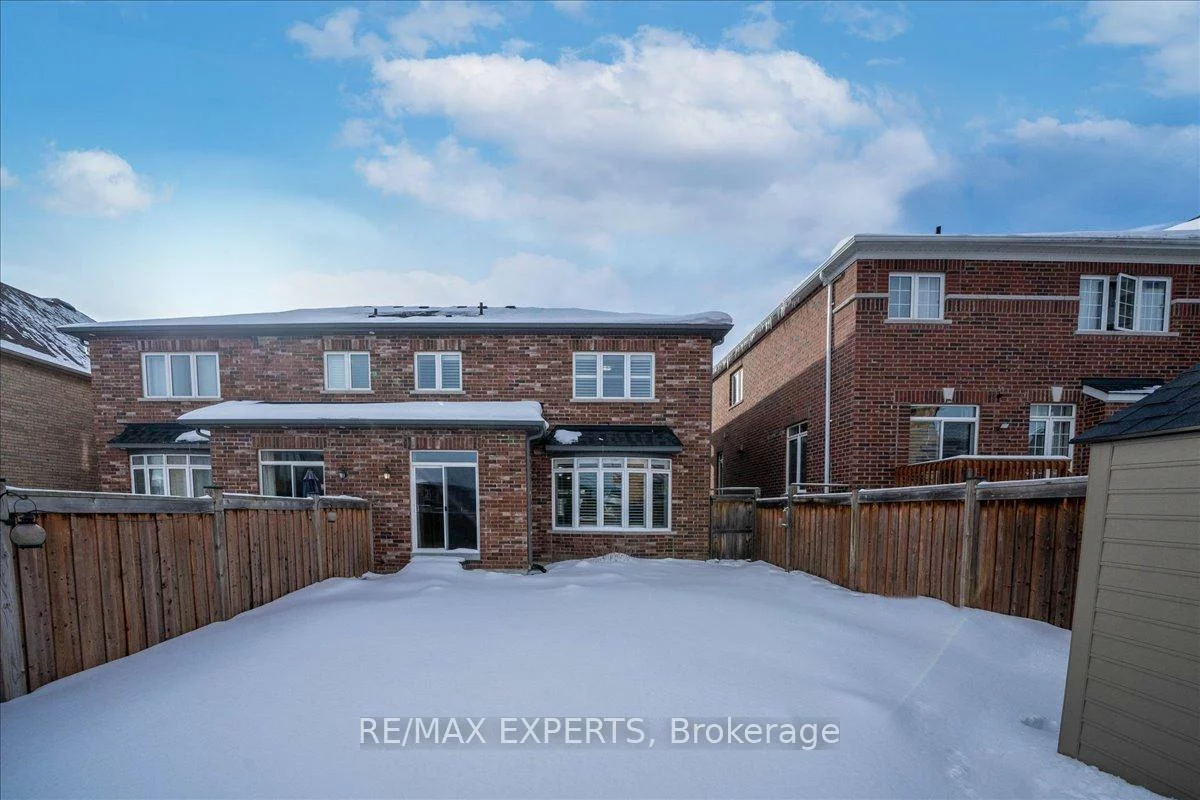 17, Fortis, Bradford, Bradford West Gwillimbury