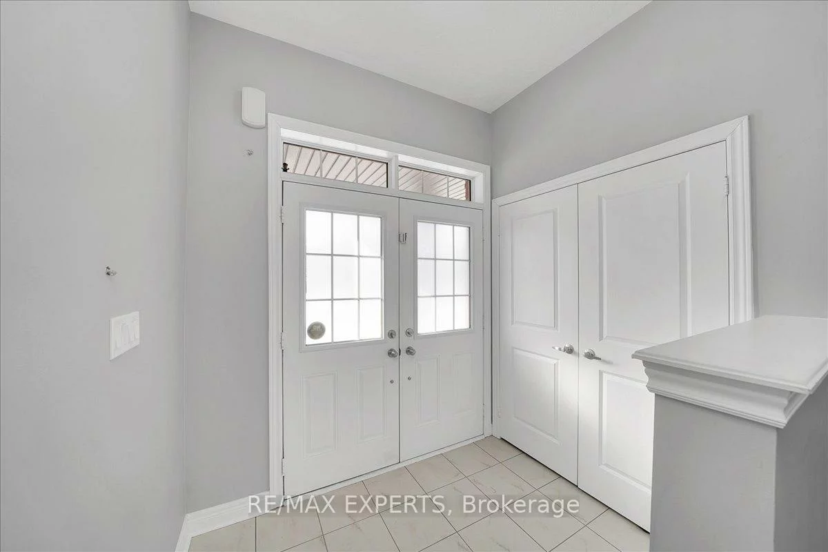 17, Fortis, Bradford, Bradford West Gwillimbury