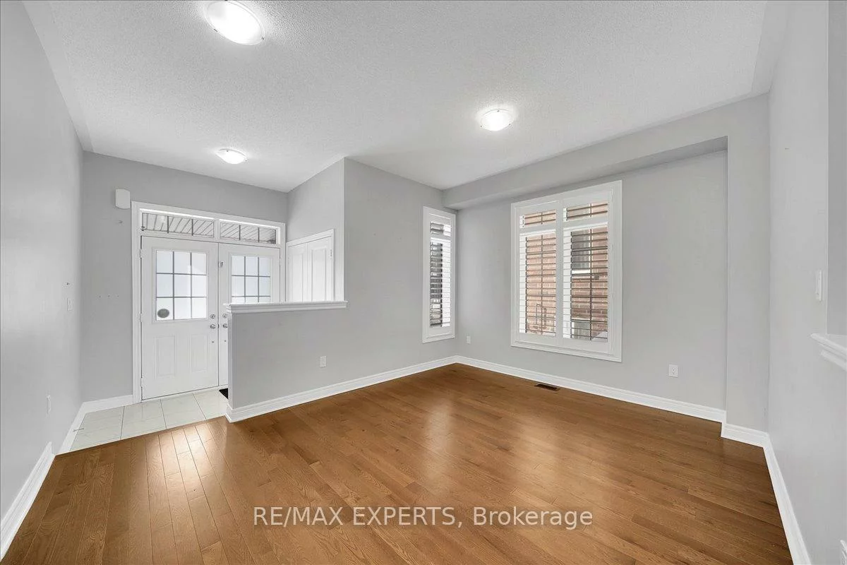 17, Fortis, Bradford, Bradford West Gwillimbury