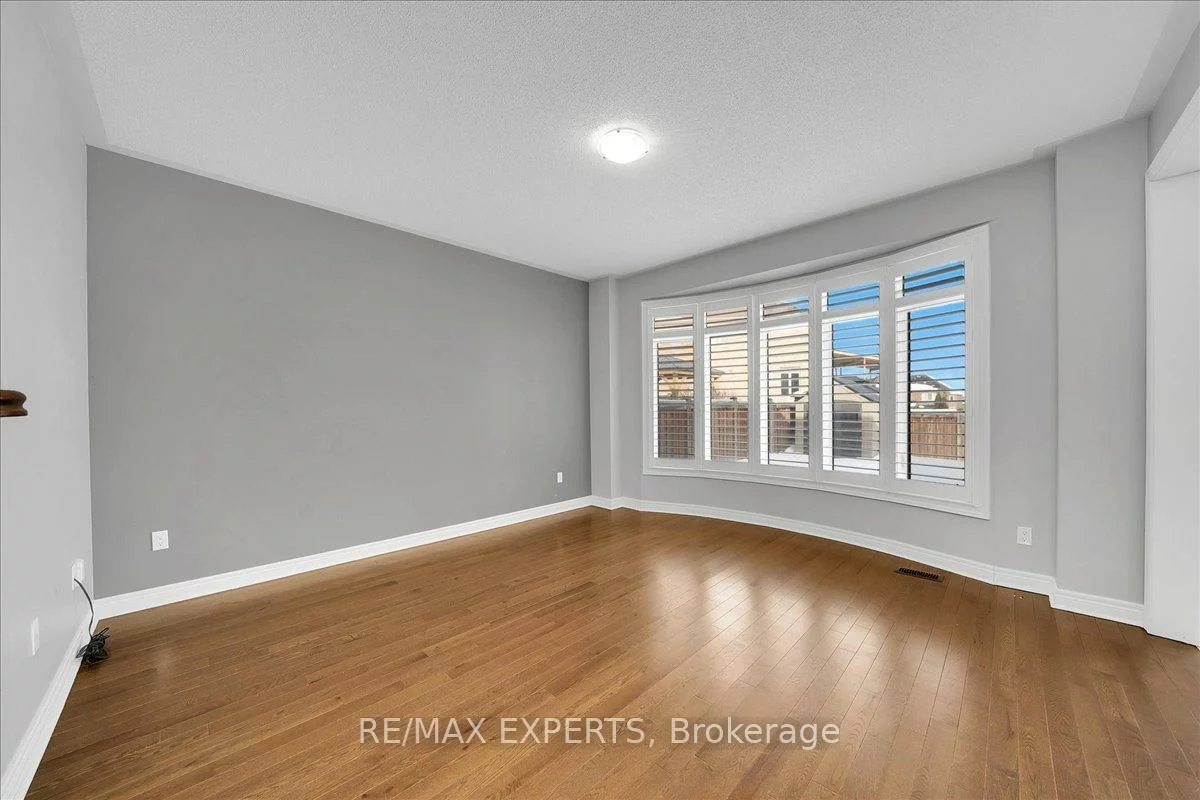 17, Fortis, Bradford, Bradford West Gwillimbury