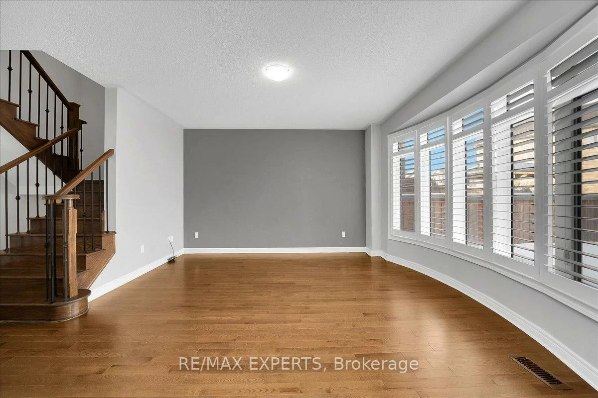 17, Fortis, Bradford, Bradford West Gwillimbury