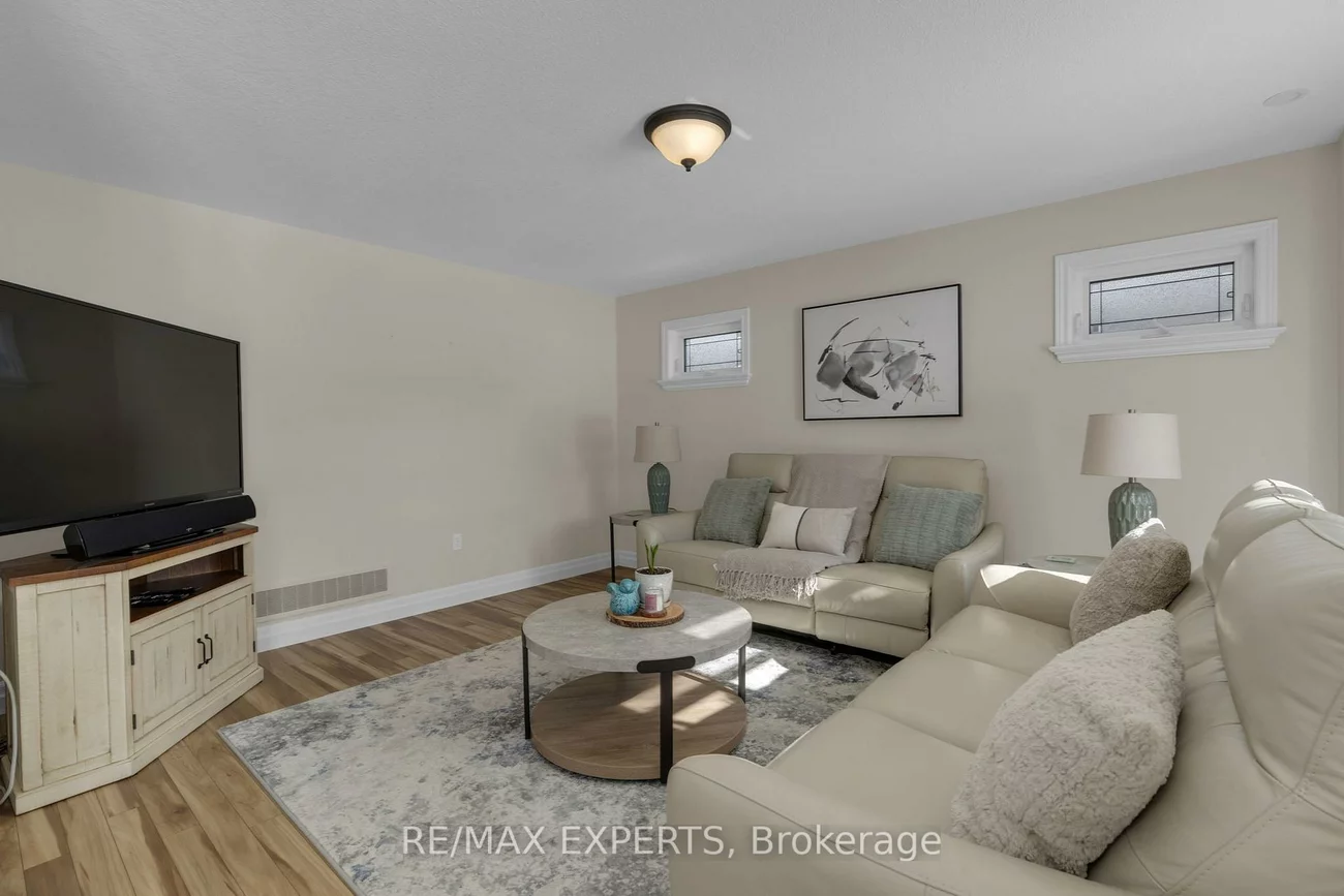 30, Taylor, Bradford, Bradford West Gwillimbury