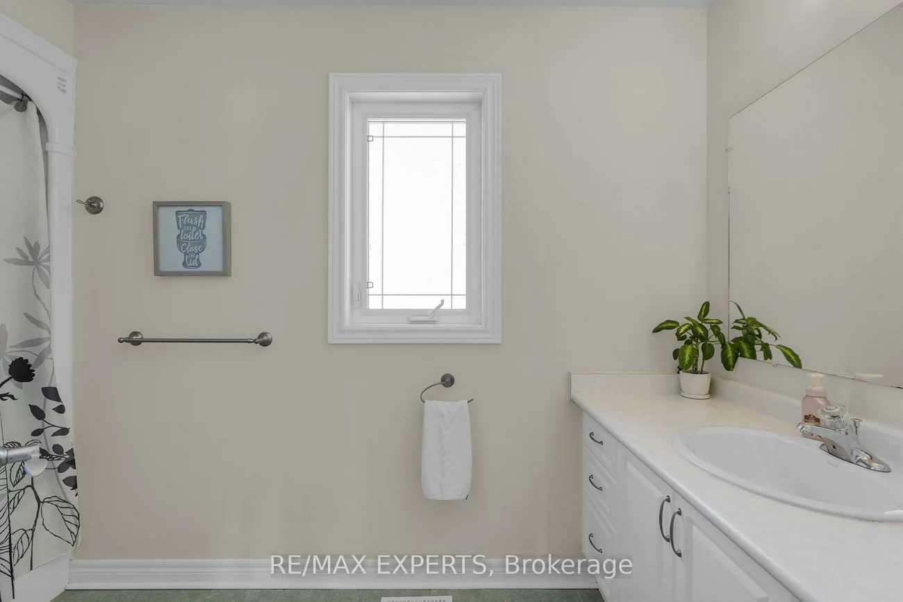 30, Taylor, Bradford, Bradford West Gwillimbury