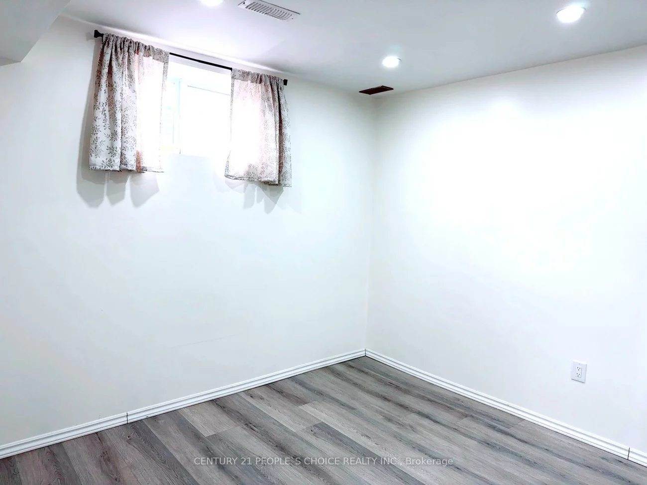 15, Slack, Bradford, Bradford West Gwillimbury