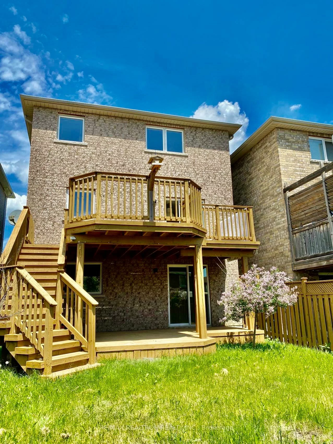 17, Christina, Bradford, Bradford West Gwillimbury