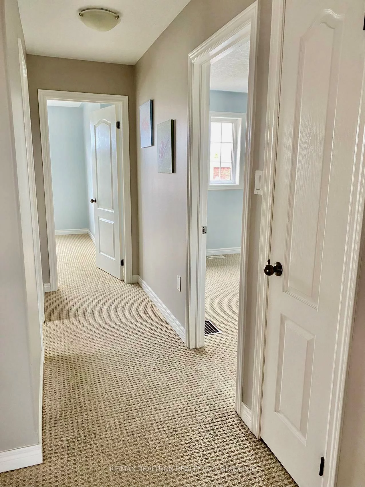 17, Christina, Bradford, Bradford West Gwillimbury