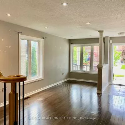 17, Christina, Bradford, Bradford West Gwillimbury