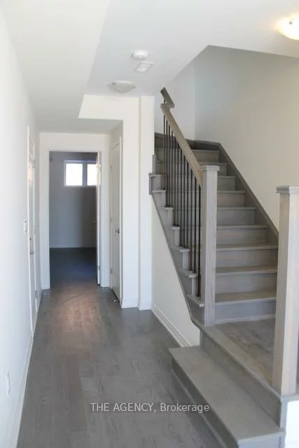 64, Selby, Bradford, Bradford West Gwillimbury