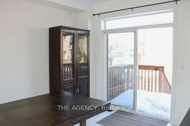 64, Selby, Bradford, Bradford West Gwillimbury