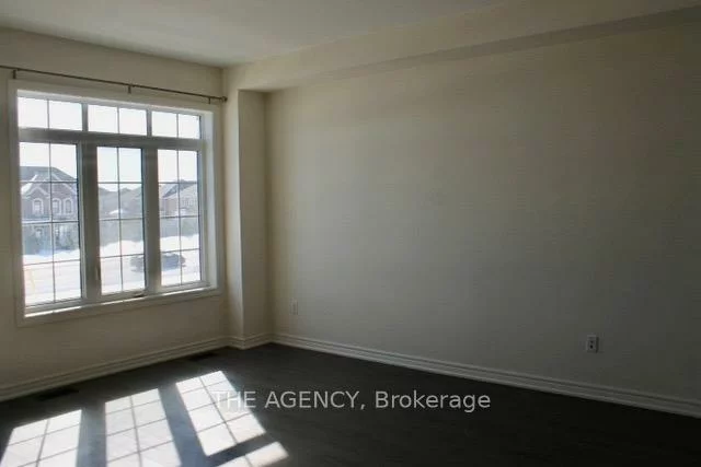 64, Selby, Bradford, Bradford West Gwillimbury