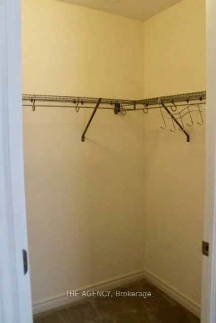 64, Selby, Bradford, Bradford West Gwillimbury