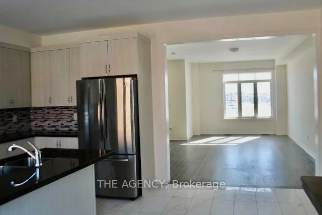 64, Selby, Bradford, Bradford West Gwillimbury