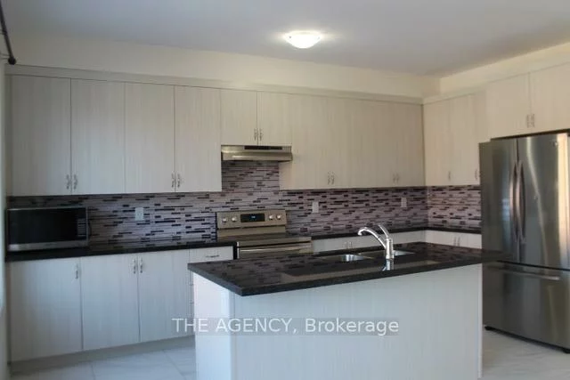 64, Selby, Bradford, Bradford West Gwillimbury