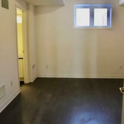 64, Selby, Bradford, Bradford West Gwillimbury