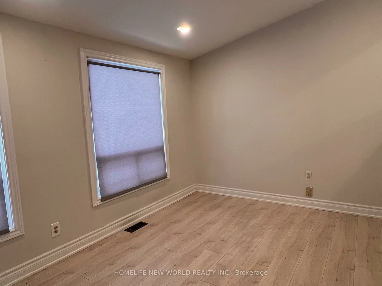 98, Thornton (Main Floor&lower studio), Bradford, Bradford West Gwillimbury