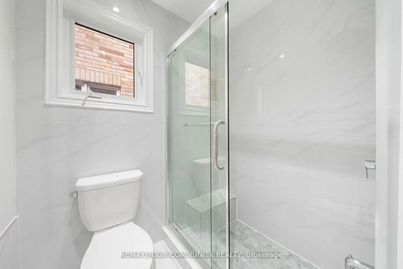 32, Downy Emerald, Bradford, Bradford West Gwillimbury