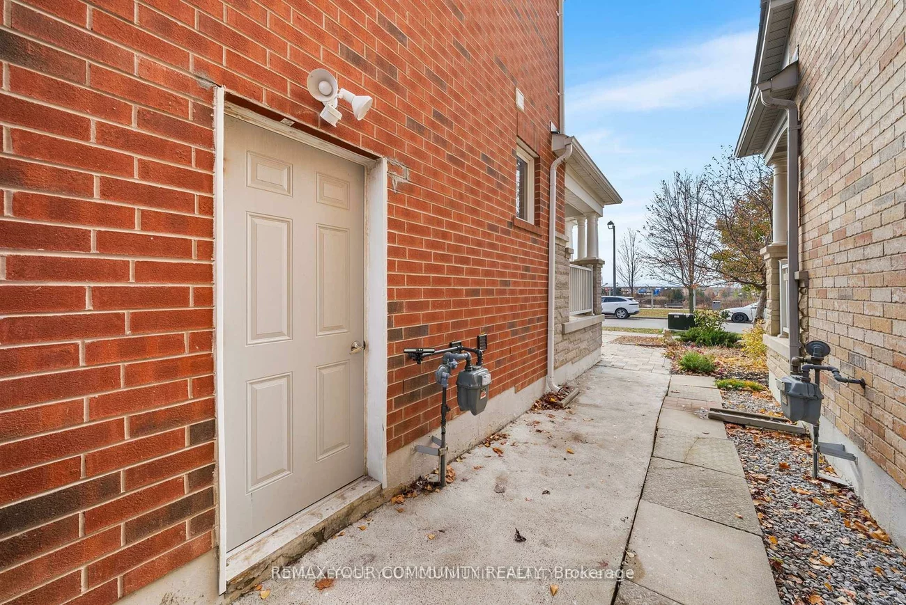 32, Downy Emerald, Bradford, Bradford West Gwillimbury