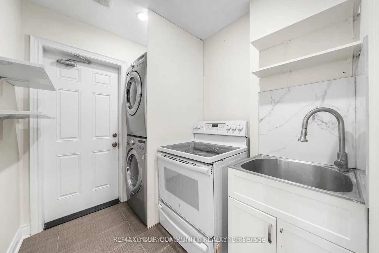 32, Downy Emerald, Bradford, Bradford West Gwillimbury