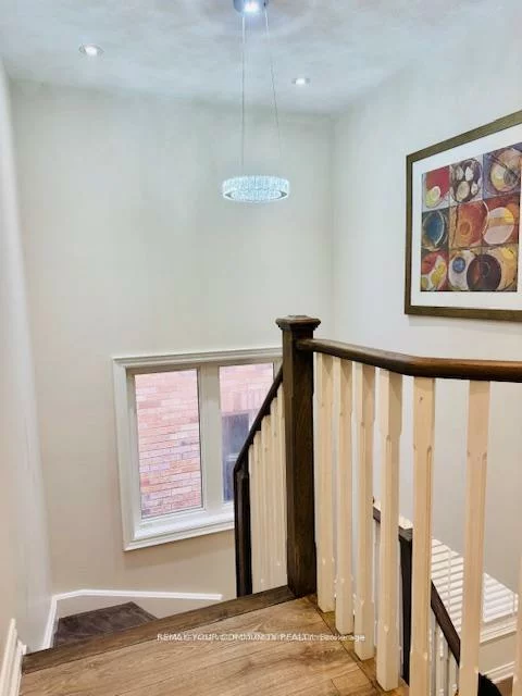 32, Downy Emerald, Bradford, Bradford West Gwillimbury