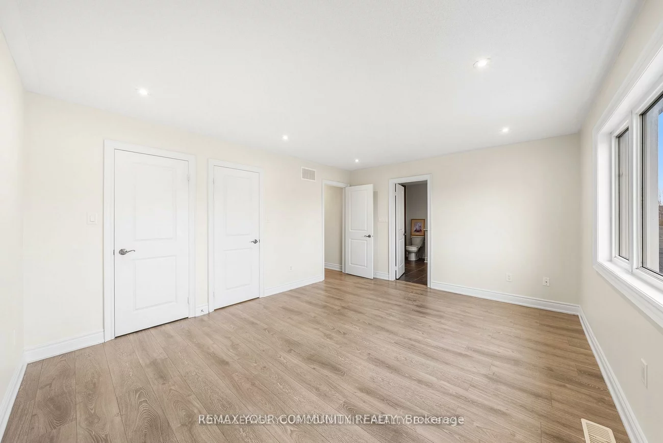 32, Downy Emerald, Bradford, Bradford West Gwillimbury