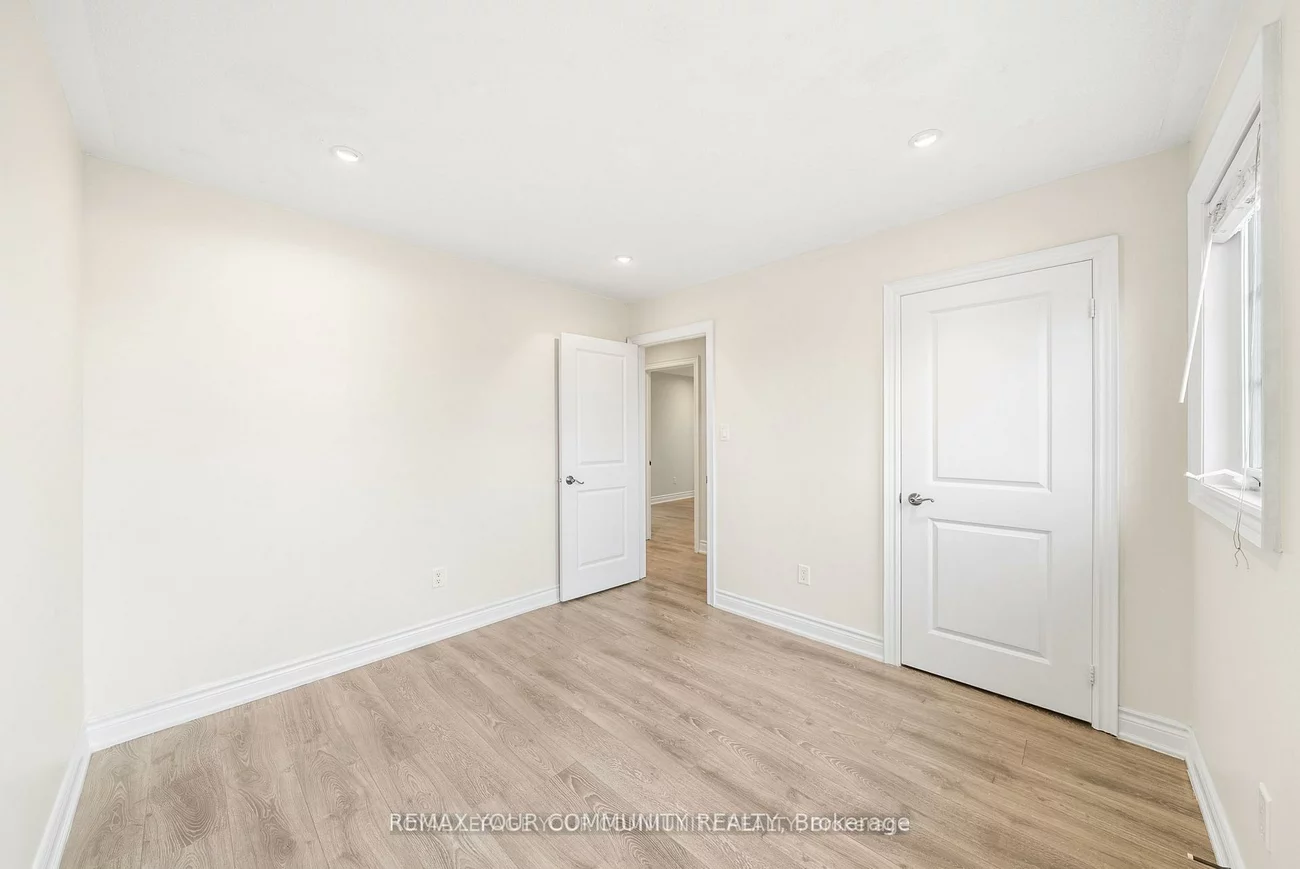 32, Downy Emerald, Bradford, Bradford West Gwillimbury