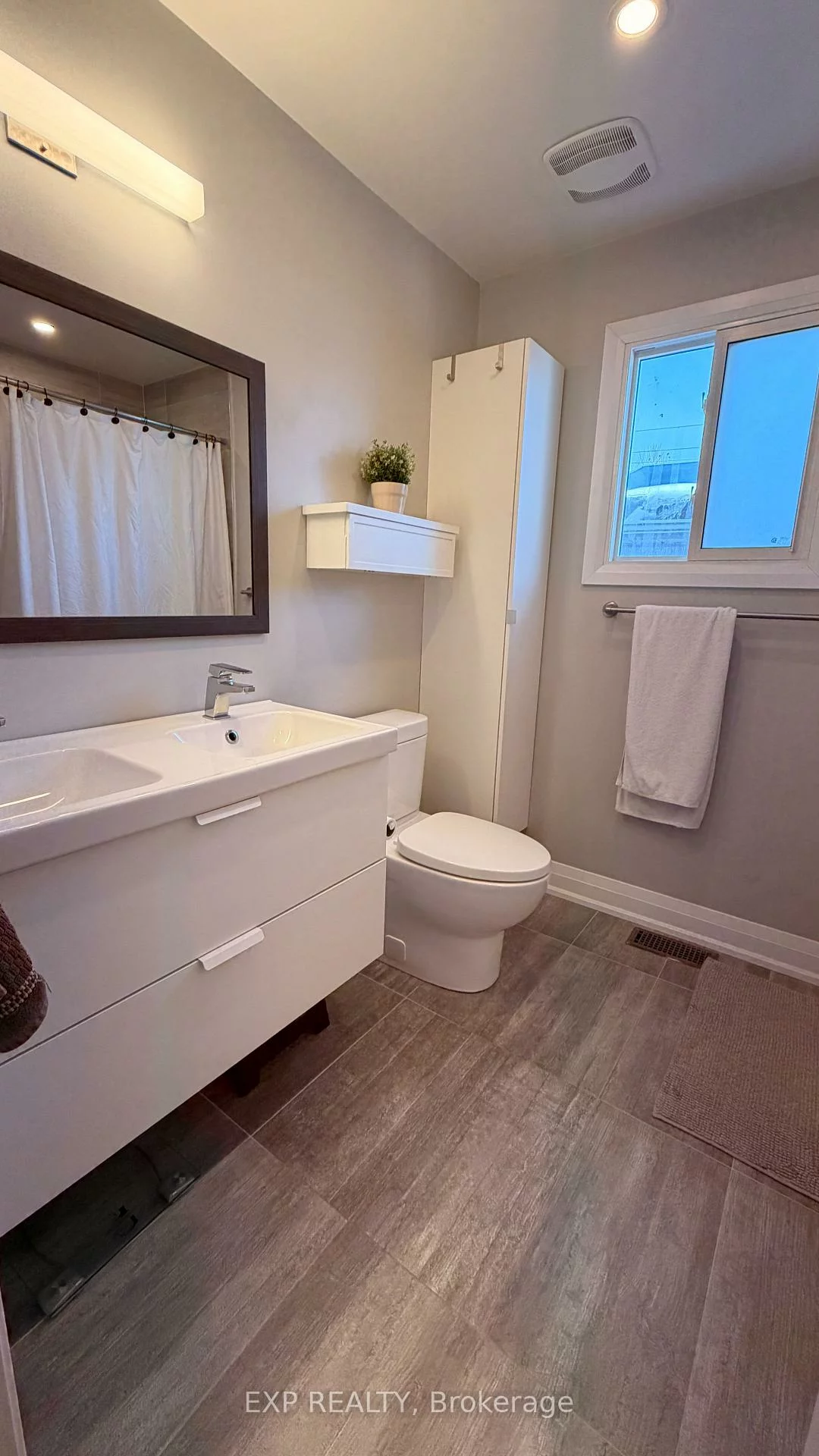 7, Rak, Bradford, Bradford West Gwillimbury