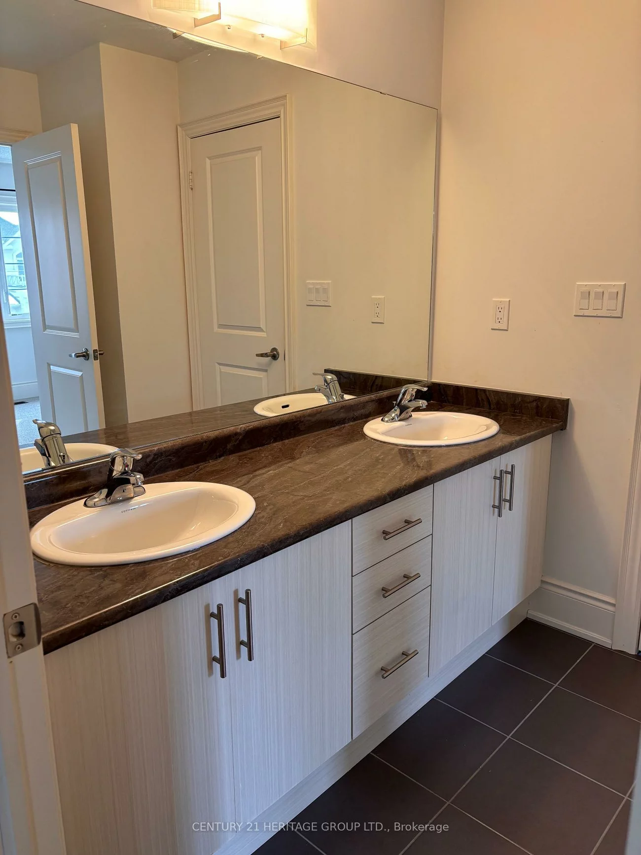 55, Lewis, Bradford, Bradford West Gwillimbury