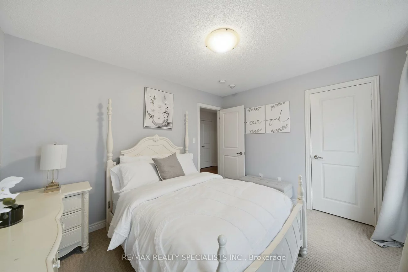 12, Fortis, Bradford, Bradford West Gwillimbury