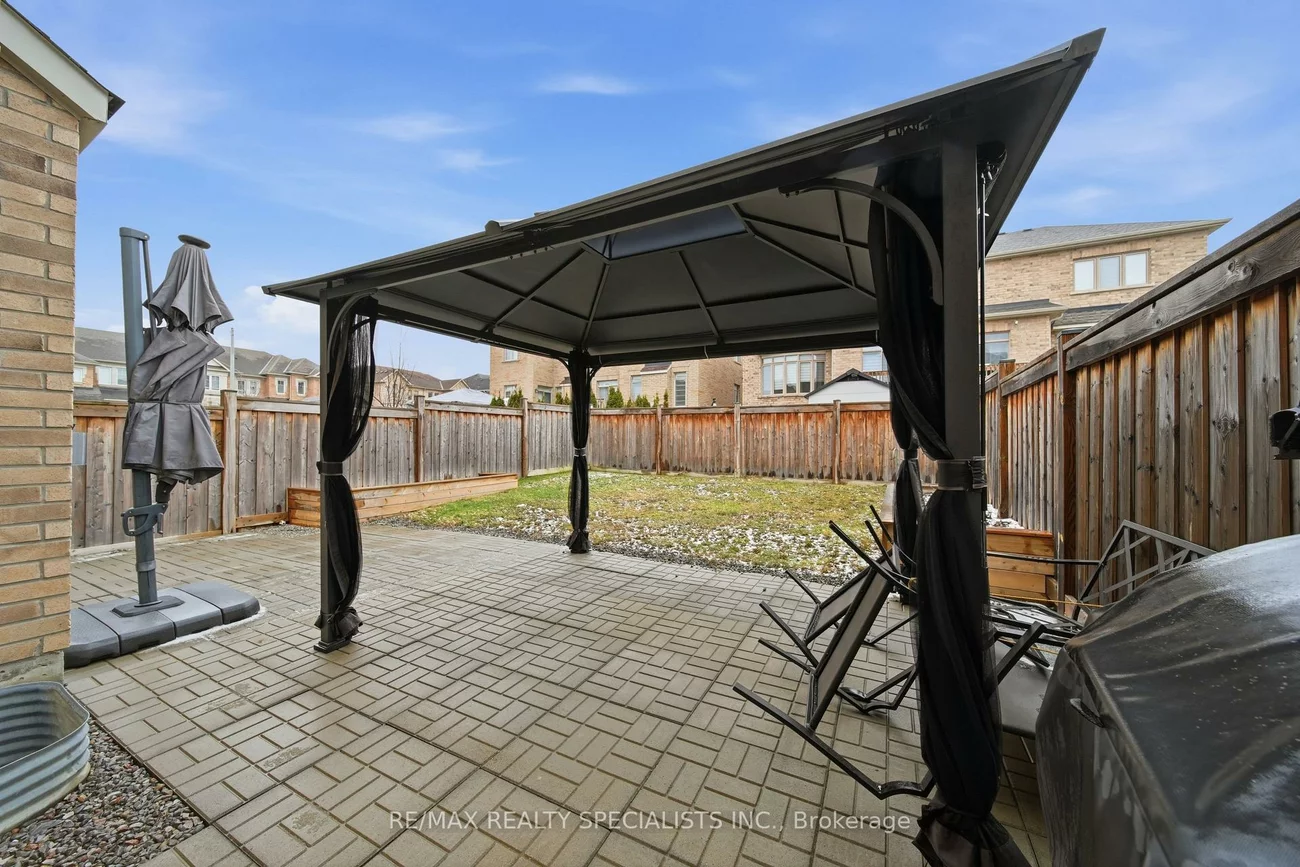 12, Fortis, Bradford, Bradford West Gwillimbury