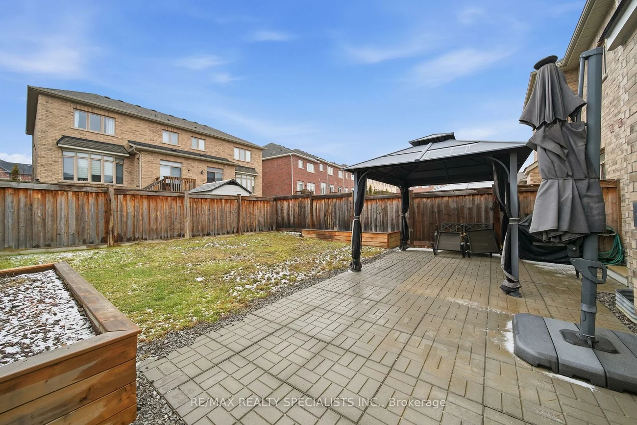 12, Fortis, Bradford, Bradford West Gwillimbury