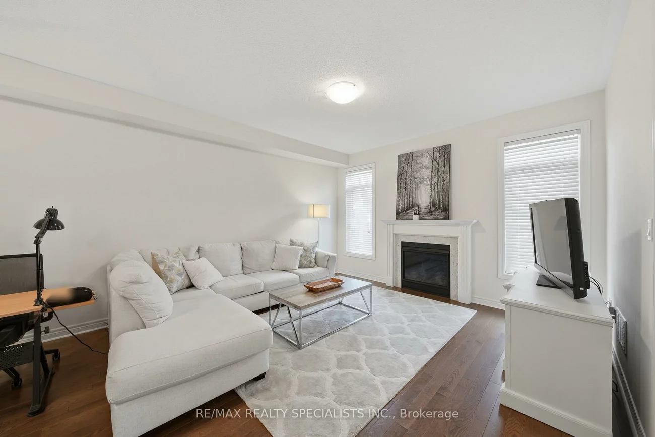 12, Fortis, Bradford, Bradford West Gwillimbury