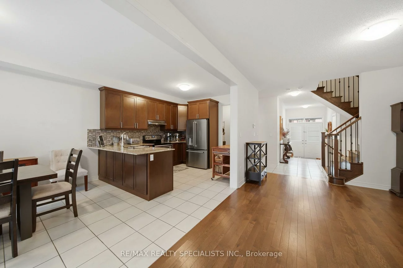 12, Fortis, Bradford, Bradford West Gwillimbury