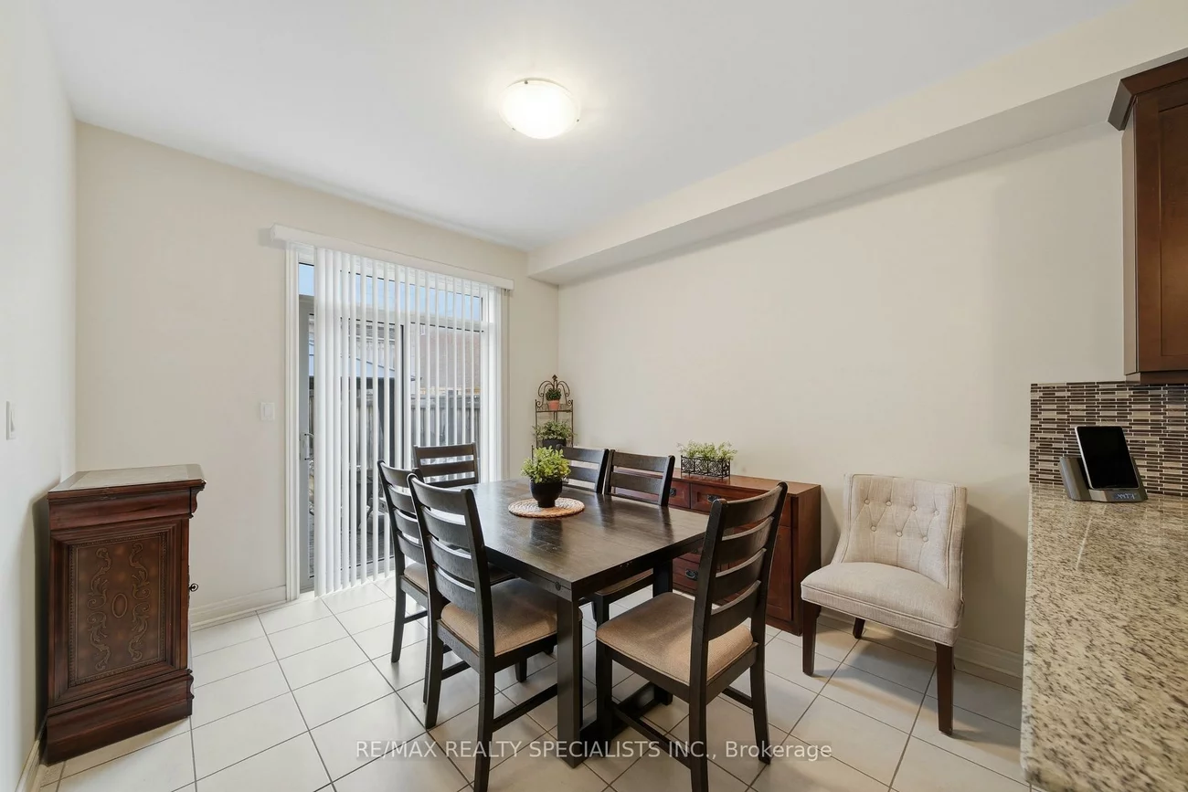 12, Fortis, Bradford, Bradford West Gwillimbury