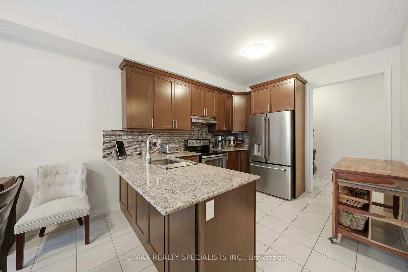 12, Fortis, Bradford, Bradford West Gwillimbury