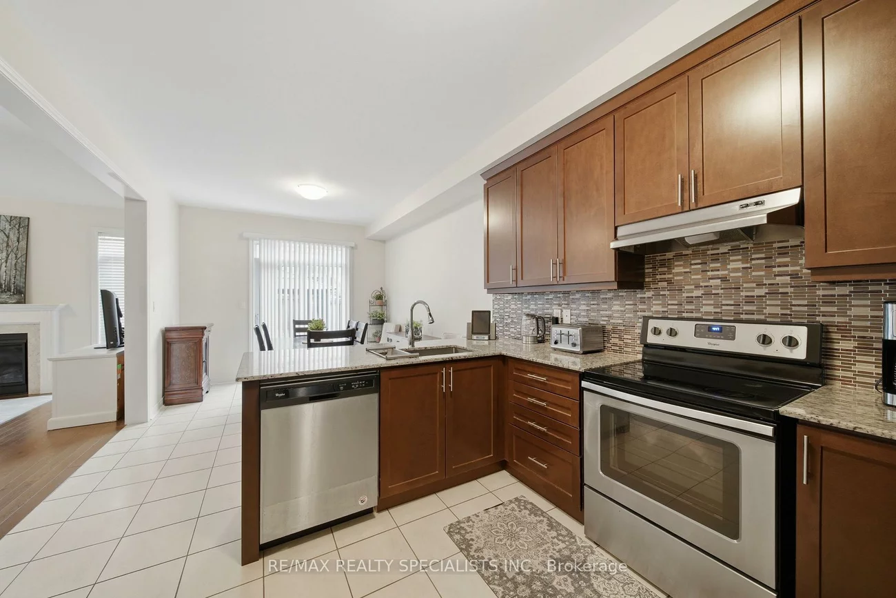 12, Fortis, Bradford, Bradford West Gwillimbury