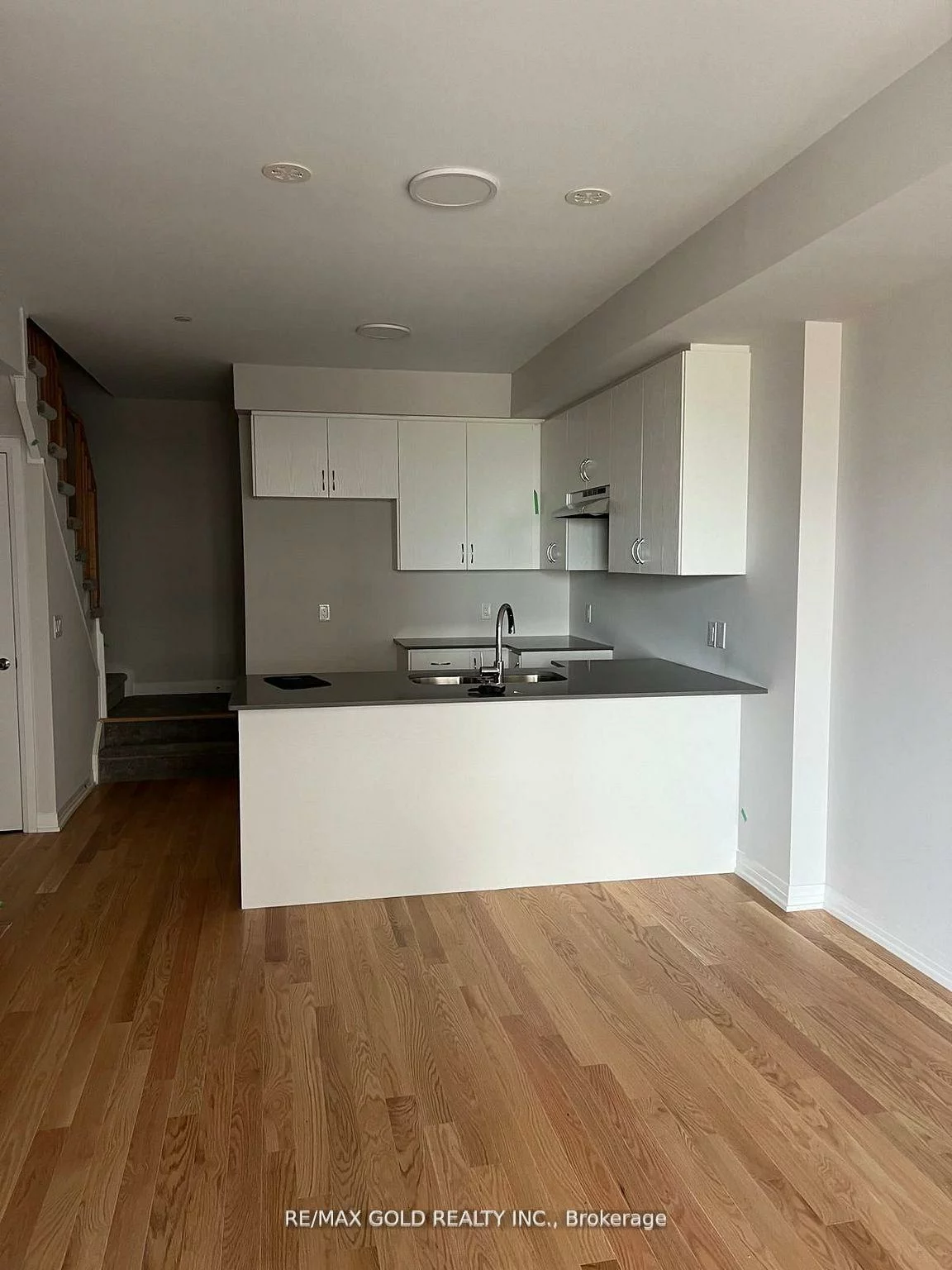 21, Baynes, Bradford, Bradford West Gwillimbury