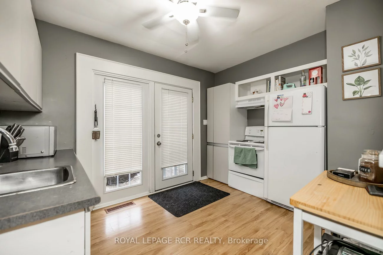 22, Centre, Bradford, Bradford West Gwillimbury